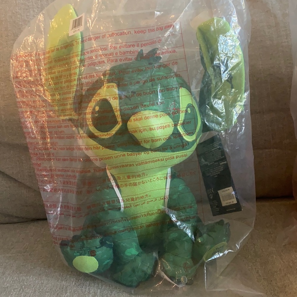 Stitch Crashes Disney Peter Pan LTD RELEASE NWT NIB